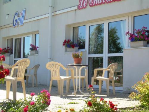 Hotel Le Chavanon Merlines Exterior photo
